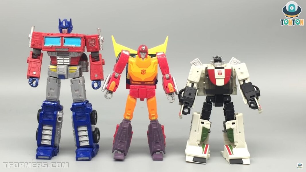 Transformer Studio Series TFTM 1986 Hot Rod In Hand Review And Images  (32 of 50)